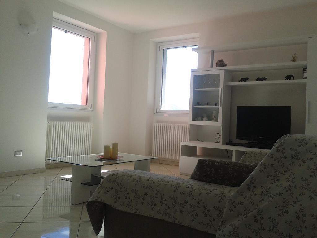 Casa Azalea Villa San Siro  Ruang foto